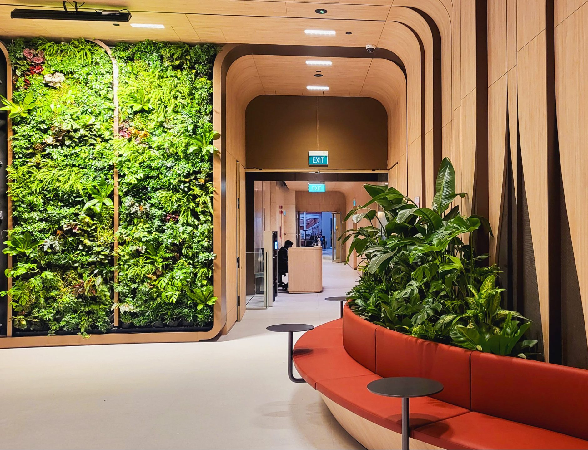 You are currently viewing Vertical Garden Design Ideas for Offices, Hotels, Restaurants and Retail Spaces